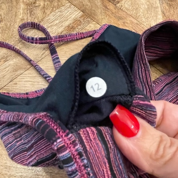Lululemon sports bra size 12. Mesh and fabric skinny straps - Picture 5 of 5
